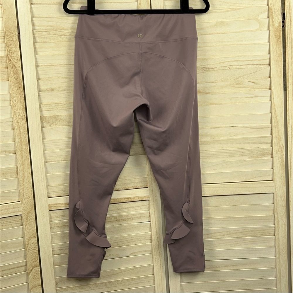 Urban Savage High Rise Ruffle Leggings Tights Large - Picture 4 of 10